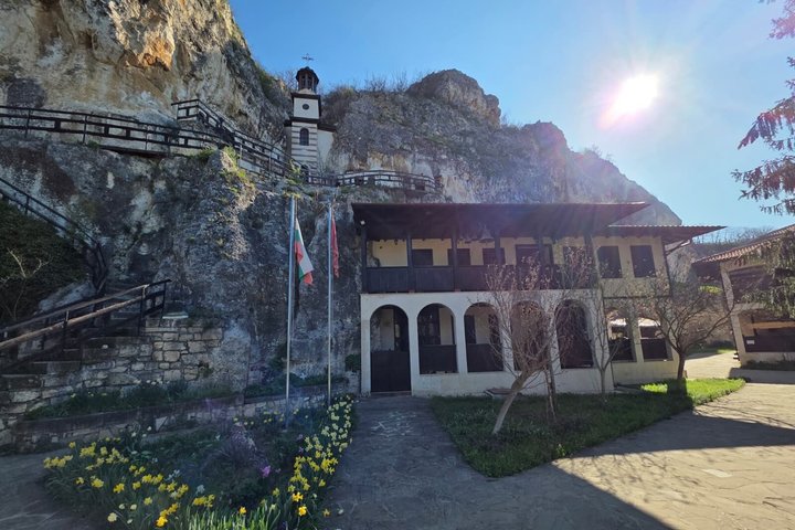 Private Tour from Bucharest: Veliko Tarnovo, Arbanasi & Tsarevets