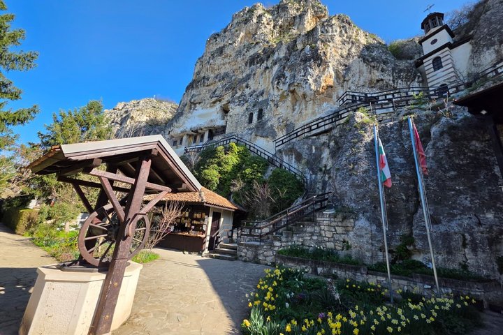 Private Tour from Bucharest: Veliko Tarnovo, Arbanasi & Tsarevets