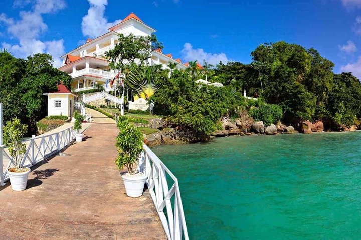 From Punta Cana: Samana Limón Fall & Cayo Levantado Full Day Trip