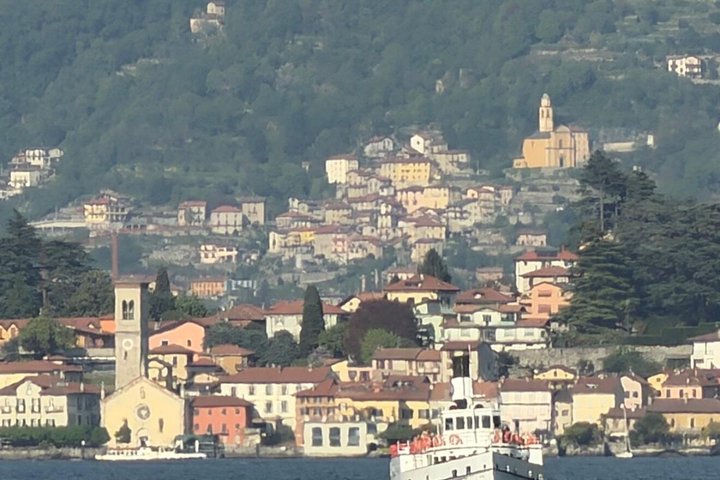 4-hour shared boat tour with landing in Bellagio and Varenna
