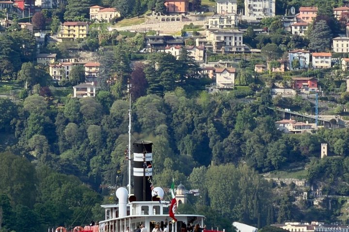 4-hour shared boat tour with landing in Bellagio and Varenna