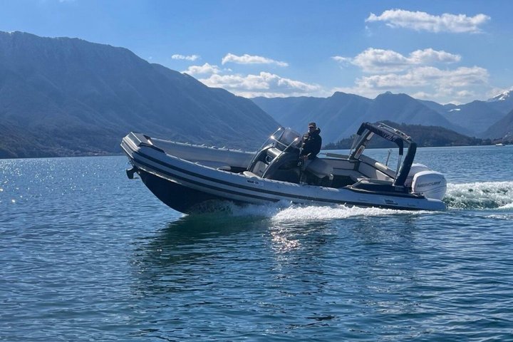 Lake Como Boat tour share with PROSECCO