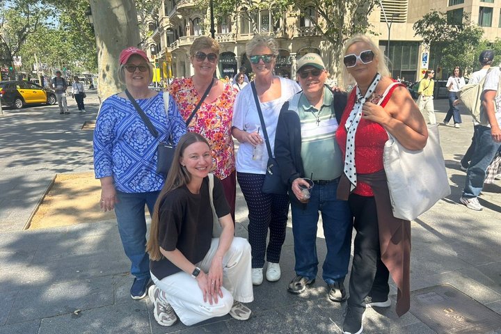 Best of Barcelona: Sagrada Família, Gaudí & Candy Tasting Tour!