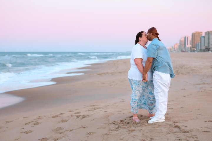Private Vacation Photoshoot with Photographer in Virginia Beach