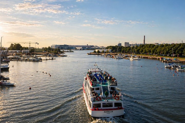 Sightseeing Cruise in Archipelago of Helsinki