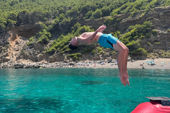 Alcudia: 3H Sightseeing, Sea Caves & Snorkel Speedboat Tour