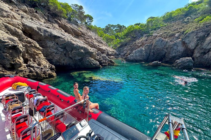 Alcudia: 3H Sightseeing, Sea Caves & Snorkel Speedboat Tour