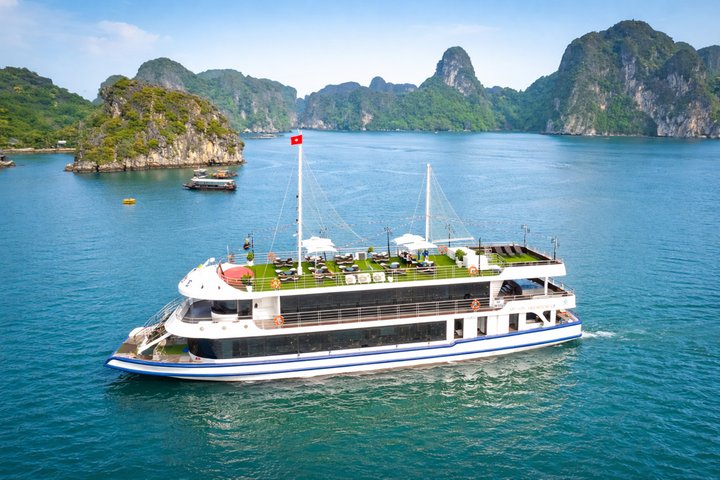Halong Bay 5-Star Day Cruise-Titop Island, Cave, Jacuzzi & Buffet