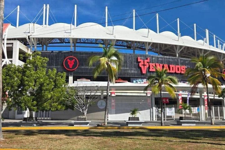 Mazatlán Shared City Tour by Red Truck History and Flavors