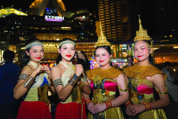 Bangkok Luxury Dinner Cruise with Thai Cultural Show by Sawasdee