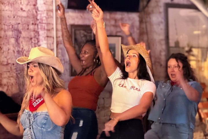 Line Dancing on Broadway + Beginners Level+ Souvenir Video