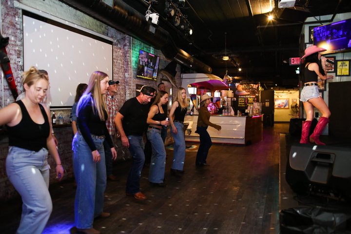 Line Dancing on Broadway + Beginners Level+ Souvenir Video