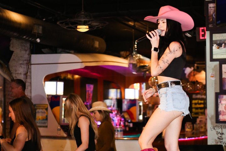 Line Dancing on Broadway + Beginners Level+ Souvenir Video