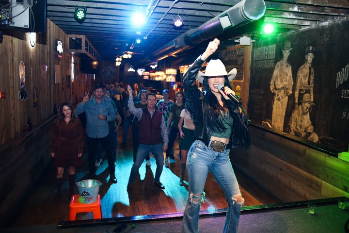 Line Dancing on Broadway + Beginners Level+ Souvenir Video