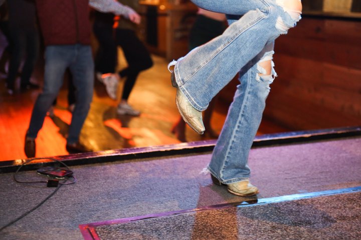 Line Dancing on Broadway + Beginners Level+ Souvenir Video