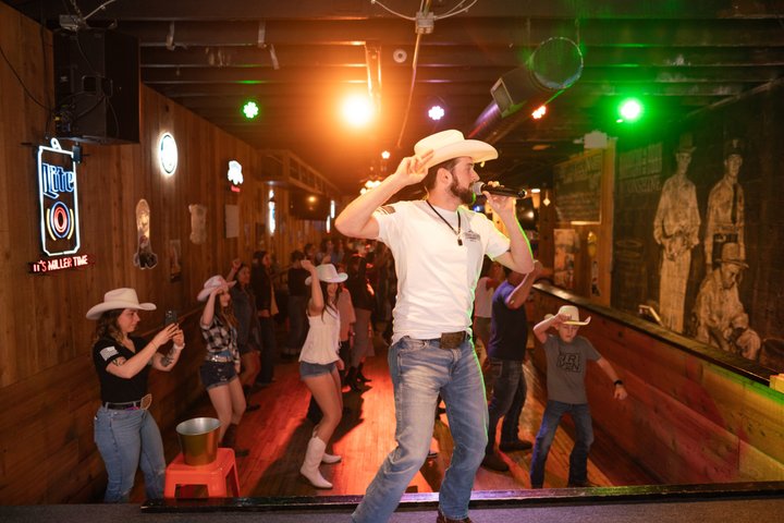 Line Dancing on Broadway + Beginners Level+ Souvenir Video