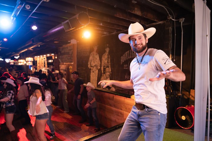 Line Dancing on Broadway + Beginners Level+ Souvenir Video