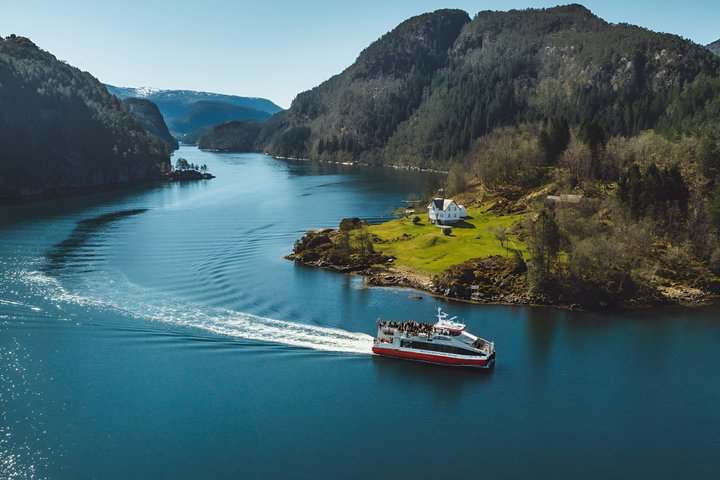 Mostraumen Fjord Cruise – Operated & Guided by Locals