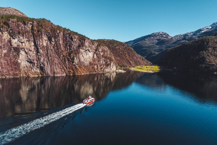 Mostraumen Fjord Cruise – Operated & Guided by Locals