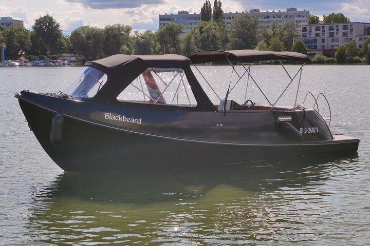 Potsdam Wannsee explore boat 1 to 8 persons License free