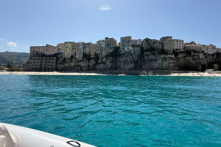 Tropea and Capo Vaticano Boat Tour with Bath Stops