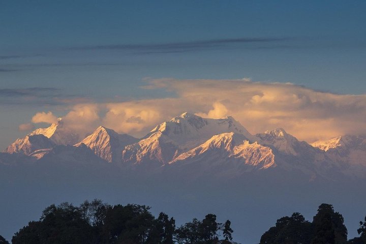 Sandakphu 6 Day Trek with Guide and Meals