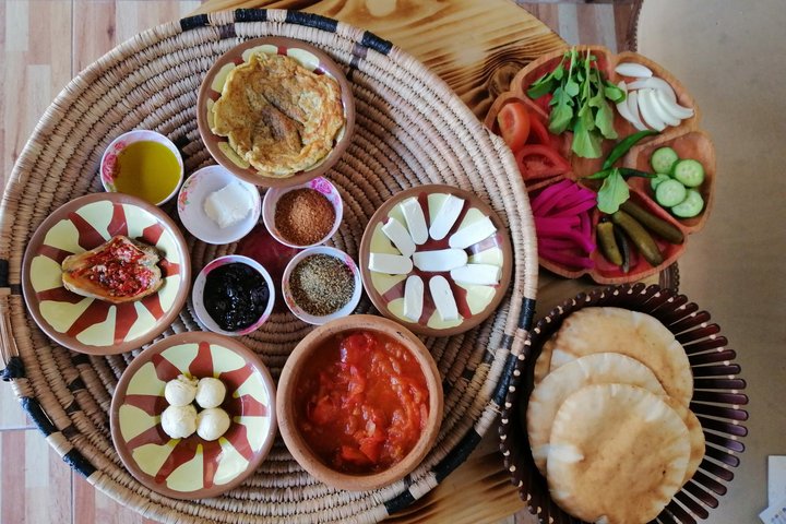 Private Lunch or Dinner at a Local Traditional Restaurant from Dead Sea