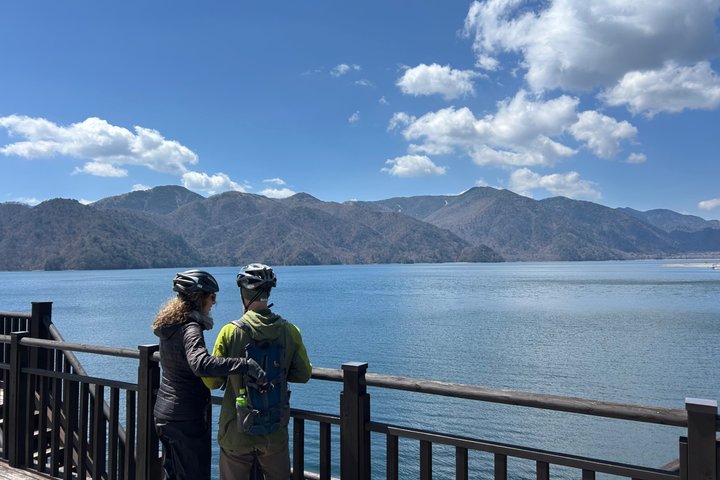 Nikko: Kegon Falls & Lake Chuzenji 3-Hour E-Bike Tour