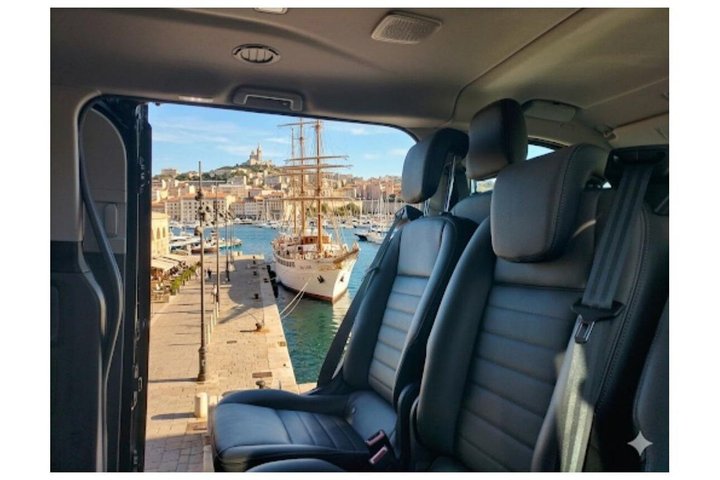 Marseille or Aix Transfer ⟺ Arles (Port Quai Lamartine)