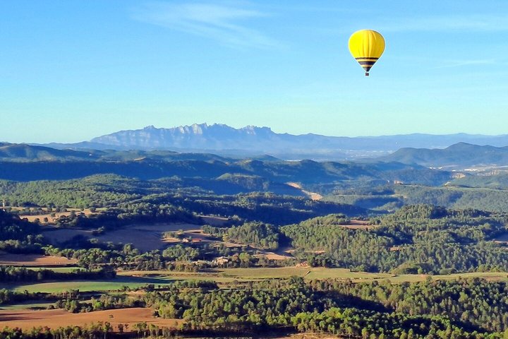 Balloon Ride over Catalonia with optional Pick-up from Barcelona