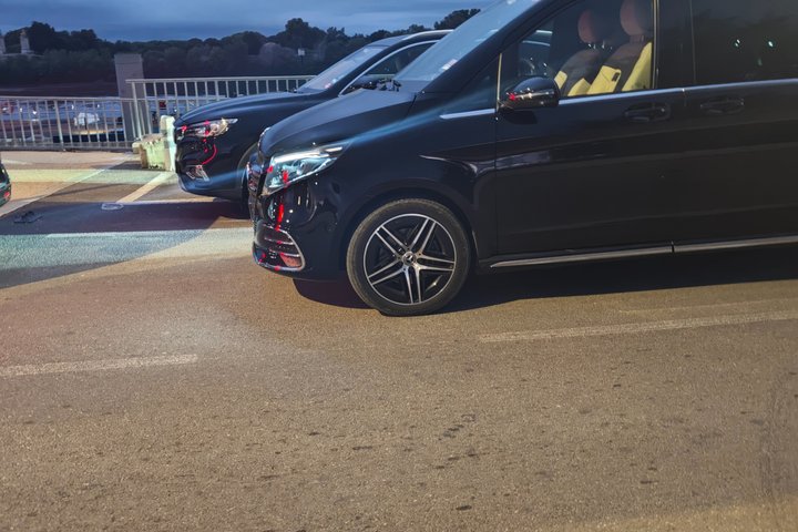 Private transfer by car: Airport from / to the City or Port of Marseille