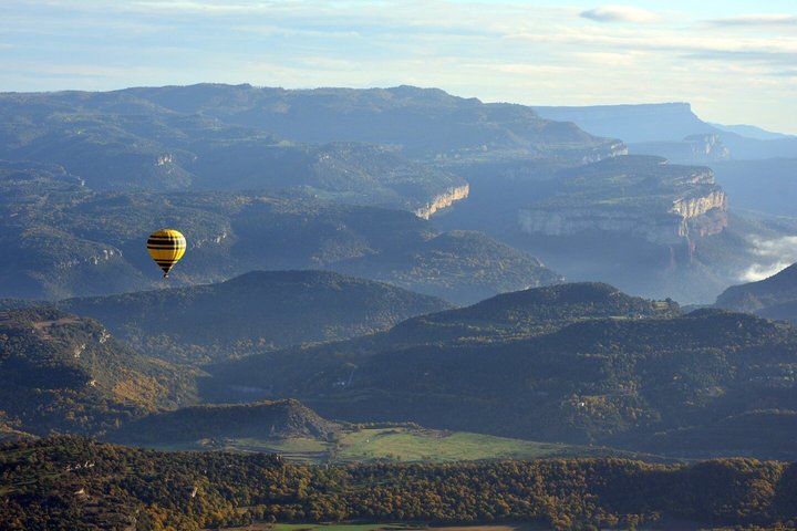 Balloon Ride over Catalonia with optional Pick-up from Barcelona
