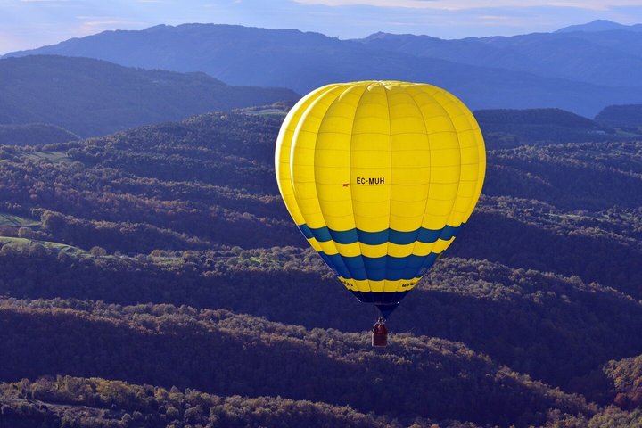 Balloon Ride over Catalonia with optional Pick-up from Barcelona