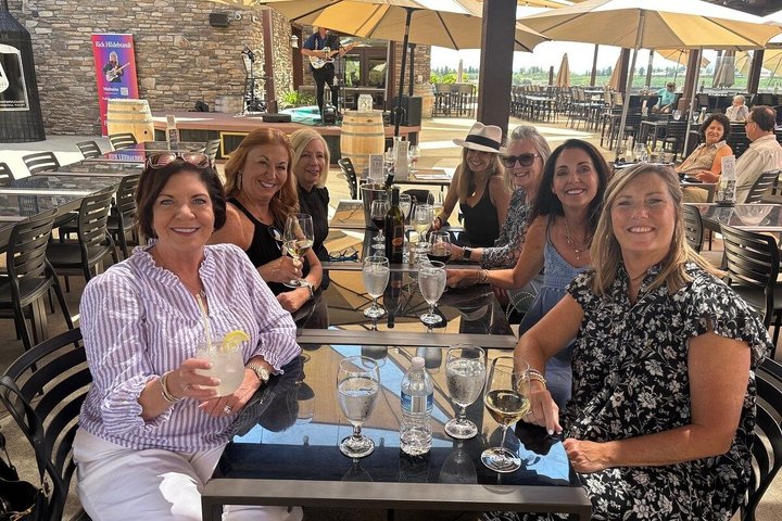 Temecula 3 Winery Tour Tastings & Lunch Included
