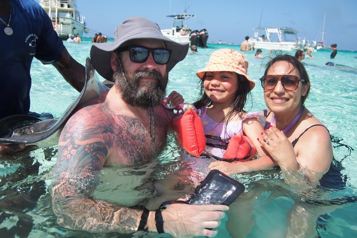3-Stop Stingray City, Reef Snorkel & Starfish Point Tour