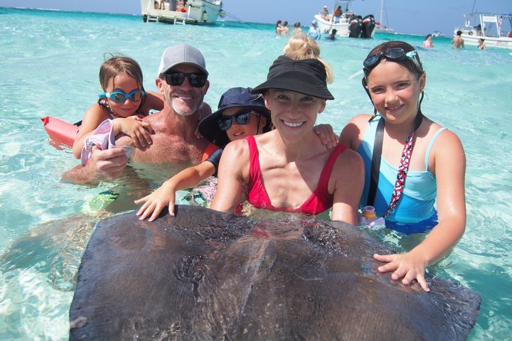 3-Stop Stingray City, Reef Snorkel & Starfish Point Tour