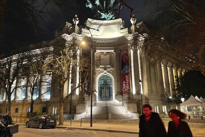 Paris with Love Private Guide and Driver