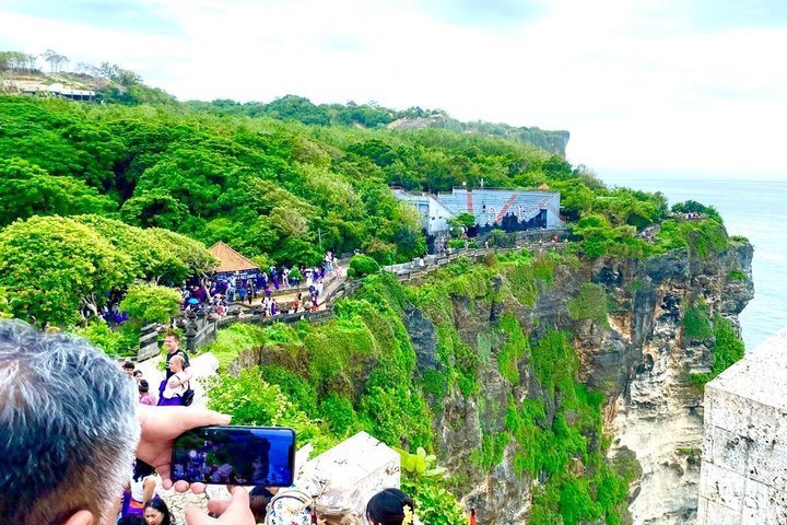 Private Uluwatu Temple and Kecak Fire Dance Evening Tour in Jimbaran Bay