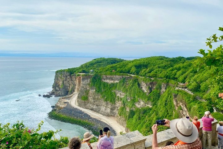 Private Uluwatu Temple and Kecak Fire Dance Evening Tour in Jimbaran Bay