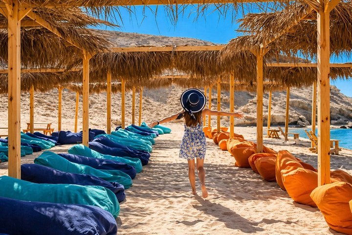 Hurghada: VIP Seafood Yacht to 3 Islands, Dolphins & Snorkeling