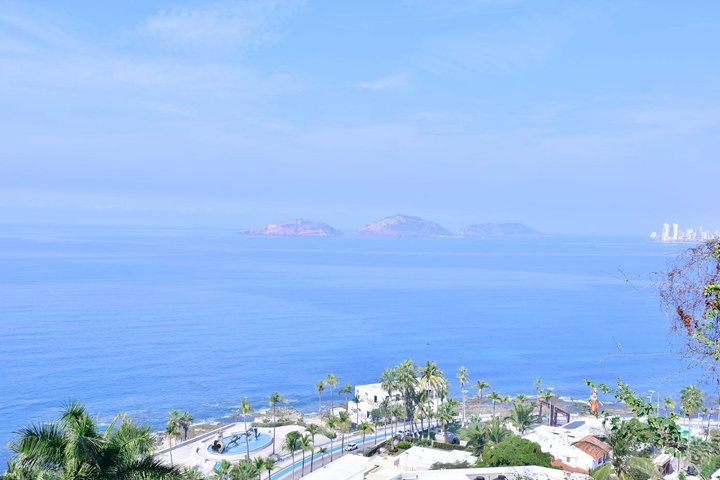 Mazatlán Shared City Tour by Red Truck History and Flavors