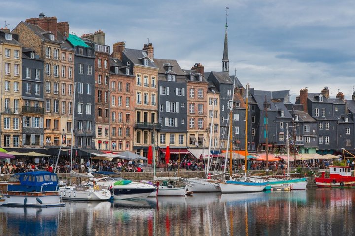 Deauville: Étretat & Honfleur Private Tour with Cider Tasting