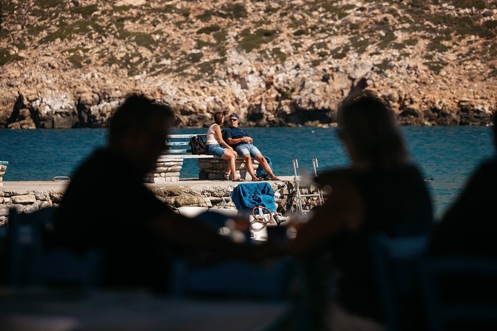 Naxos Highlights Bus Tour with Free Time for Lunch at Apeiranthos
