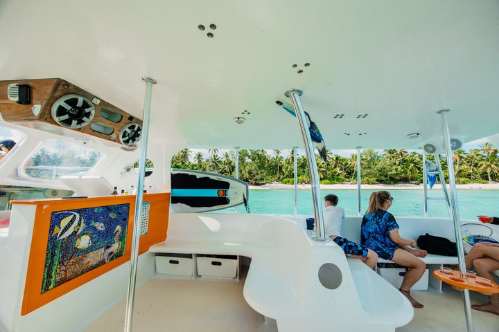 Small Group Snorkeling Cruise with Open Bar and Light Snacks