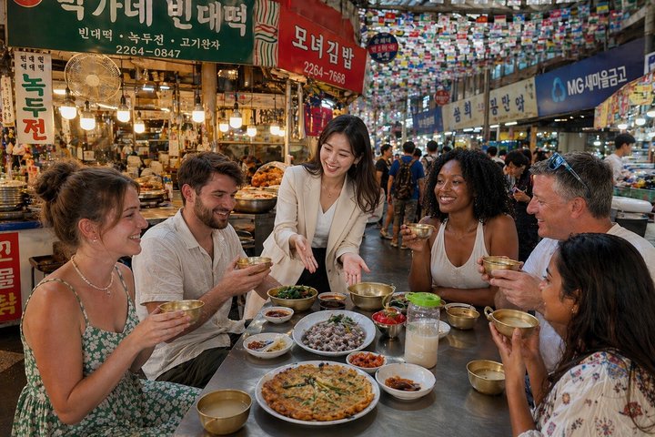 Small Group Seoul Highlight Tour opt. Hanbok & Tea Ceremony