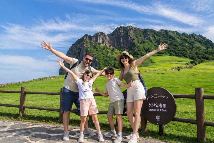 Full Day Customizable Jeju Private Tour with licensed tour guide