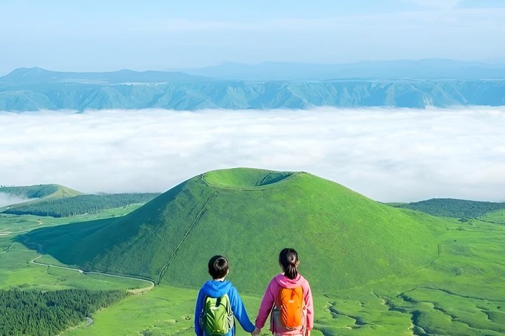 Mt. Aso Day Tour: Kusasenri, Kurokawa Onsen & Kamishikimi Shrine