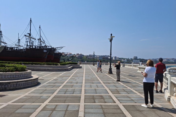 Private Santander Highlights Tour with Guide and Transport