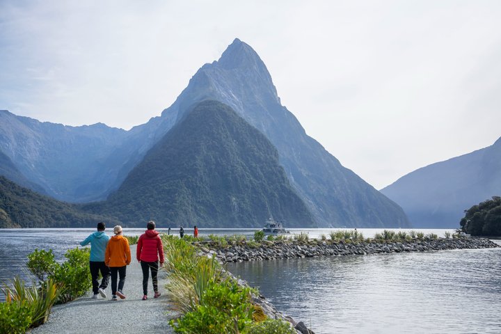 Full-Day Milford Sound Tour with Cruise and Walks from Te Anau