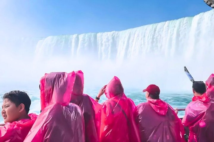 Toronto: Niagara Falls Sightseeing Tour + Boat, Journey & Lunch